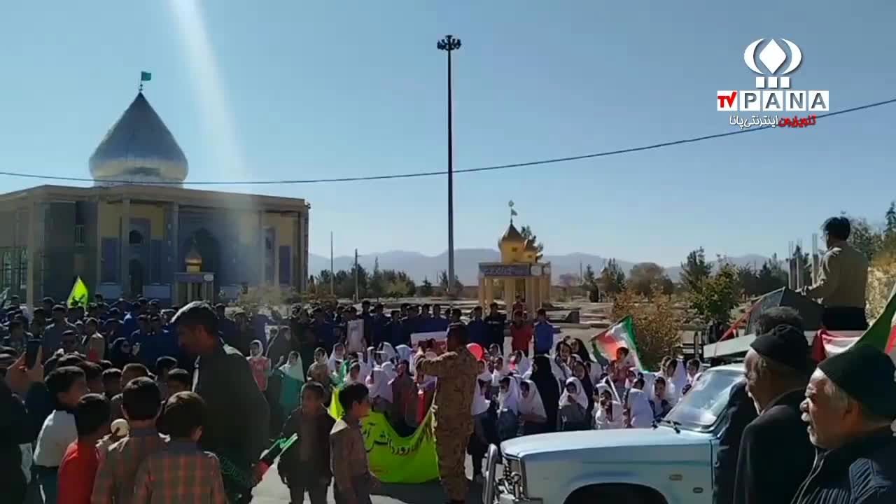 حماسه  حضور دانش آموزان در راهپیمایی ۱۳ آبان شهر ایزدخواست