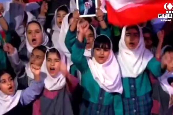 دهه نودی‌ها؛ نسلِ باید برخاست