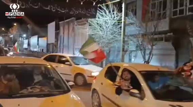 کاروان خودرویی فرهنگیان و دانش‌آموزان گوگان در گرامیداشت چهلم شهدای مدرسه شجره طیبه میناب