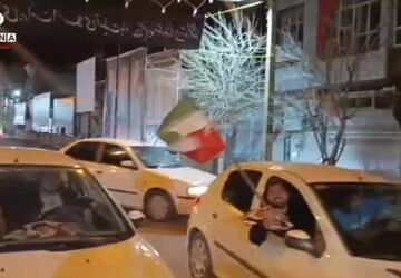کاروان خودرویی فرهنگیان و دانش‌آموزان گوگان در گرامیداشت چهلم شهدای مدرسه شجره طیبه میناب