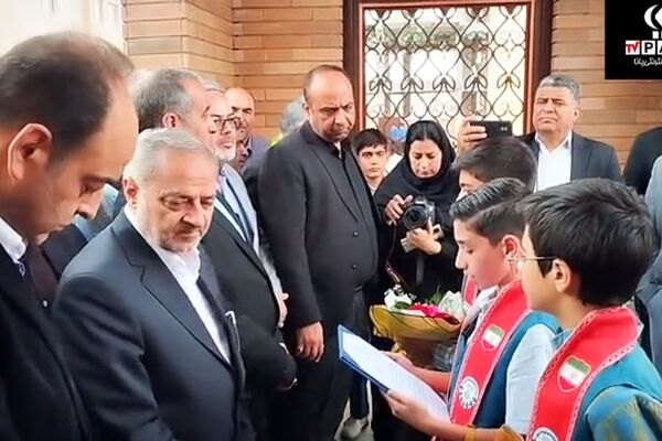قابی متفاوت از حضور وزیر آموزش و پرورش در بیرجند