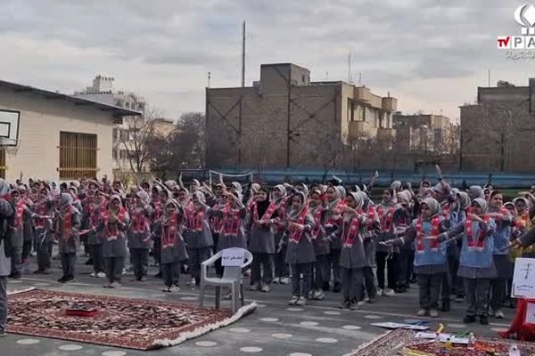طلوع فجر در مدرسه شهدای راه‌آهن؛ گرامی داشت روز های انقلاب