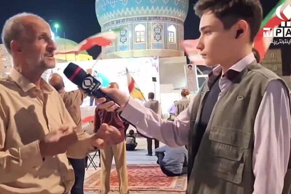 شکوه حضور حماسی مردم قم در اجتماع شبانه امامزاده موسی مبرقع(ع)
