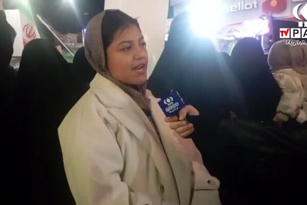 حضور پررنگ دانش‌آموزان در تجمع شبانه فاروج 
