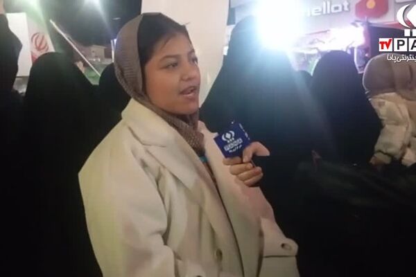 حضور پررنگ دانش‌آموزان در تجمع شبانه فاروج 