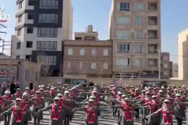 برنامه نمادین و مانور تشکیلاتی یاوران انقلاب خراسان رضوی در ناحیه هفت مشهد