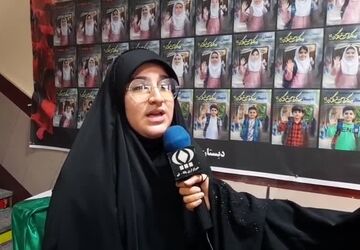 تجدید میثاق دانش آموزان قم با شهدای مدرسه شجره طیبه 