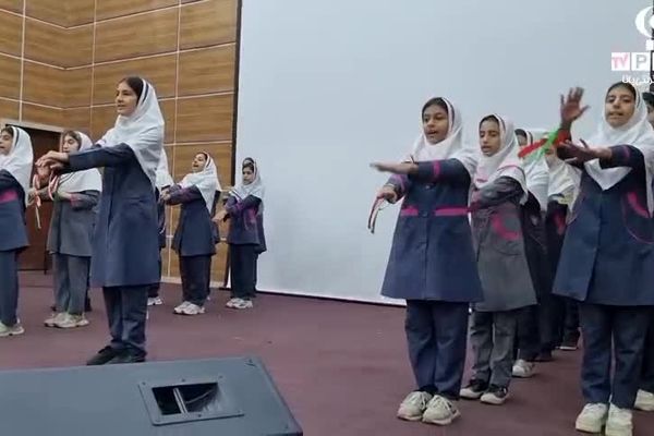 پایان پرشور رقابت‌های سرود دانش‌آموزی در تالار بهزاد گناوه